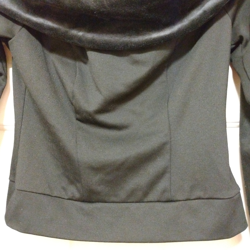 NWOT Juicy Couture Lounge Wear Long Sleeve, Off-the-Shoulder Top - Picture 10 of 16